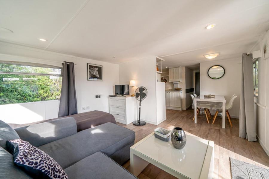 Gites Le Bois Berranger Saint-Urbain  部屋 写真